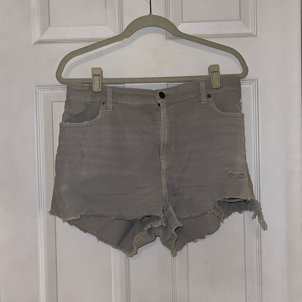 GUC AERIE DAYDREAM DISTRESSED DENIM SHORTS